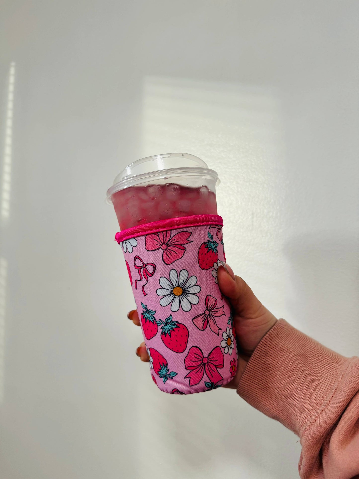 Retro Strawberry Drink Sleeves