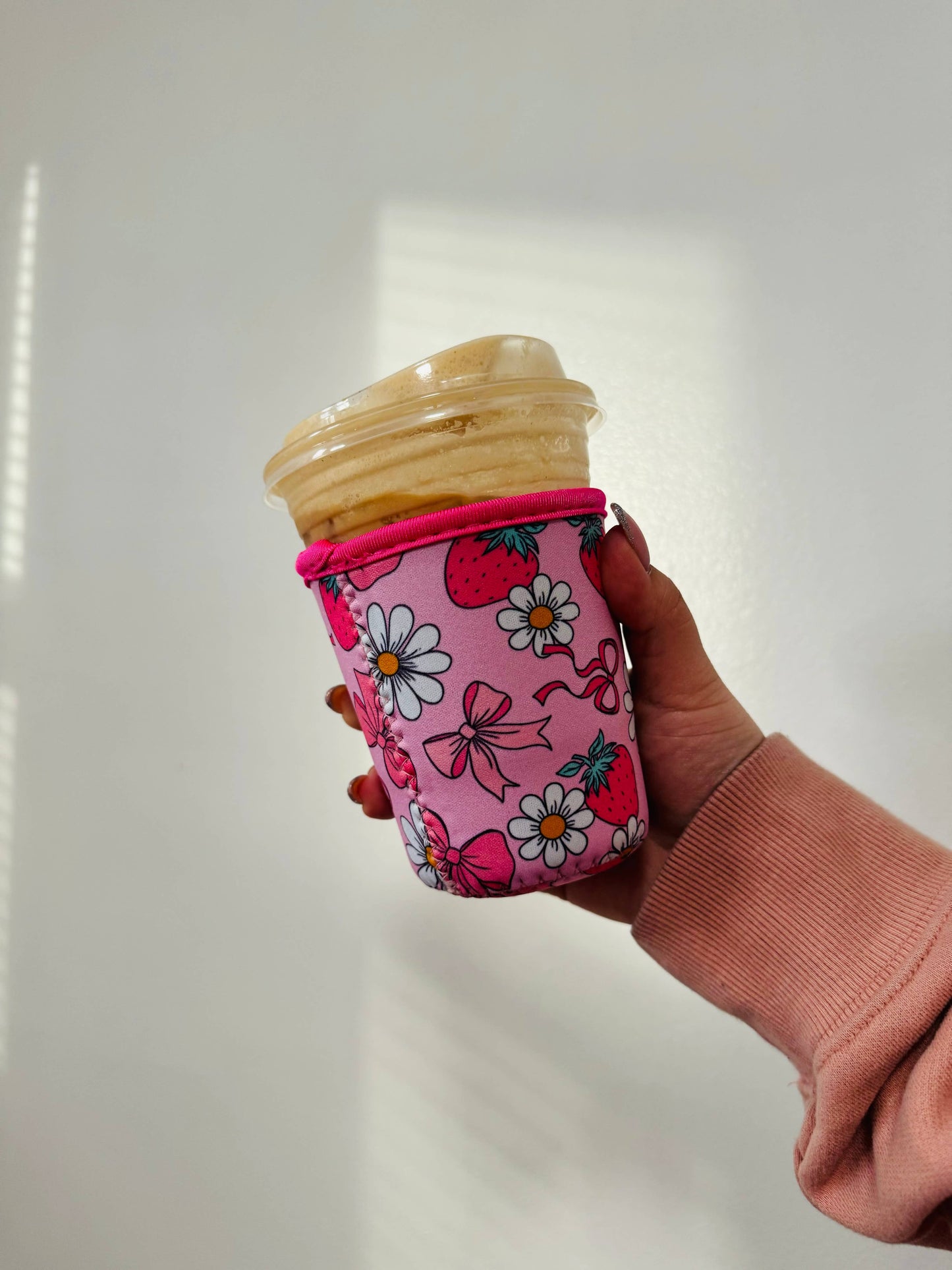 Retro Strawberry Drink Sleeves 